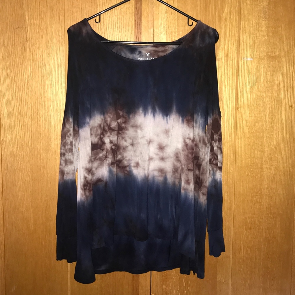 AE Cold Shoulder Top!